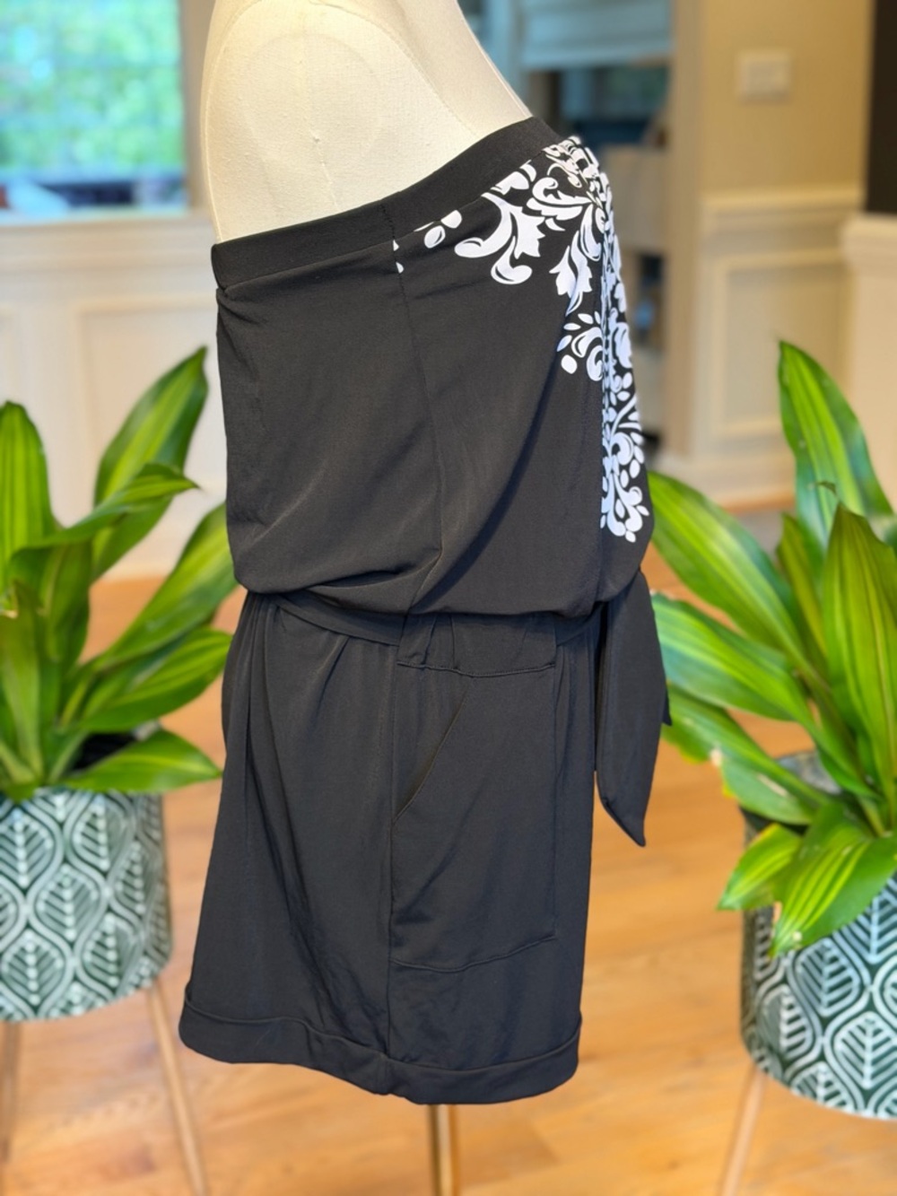 White House Black Market Classic 2010s Strapless Romper XS (NWT) - Picture 4 of 13